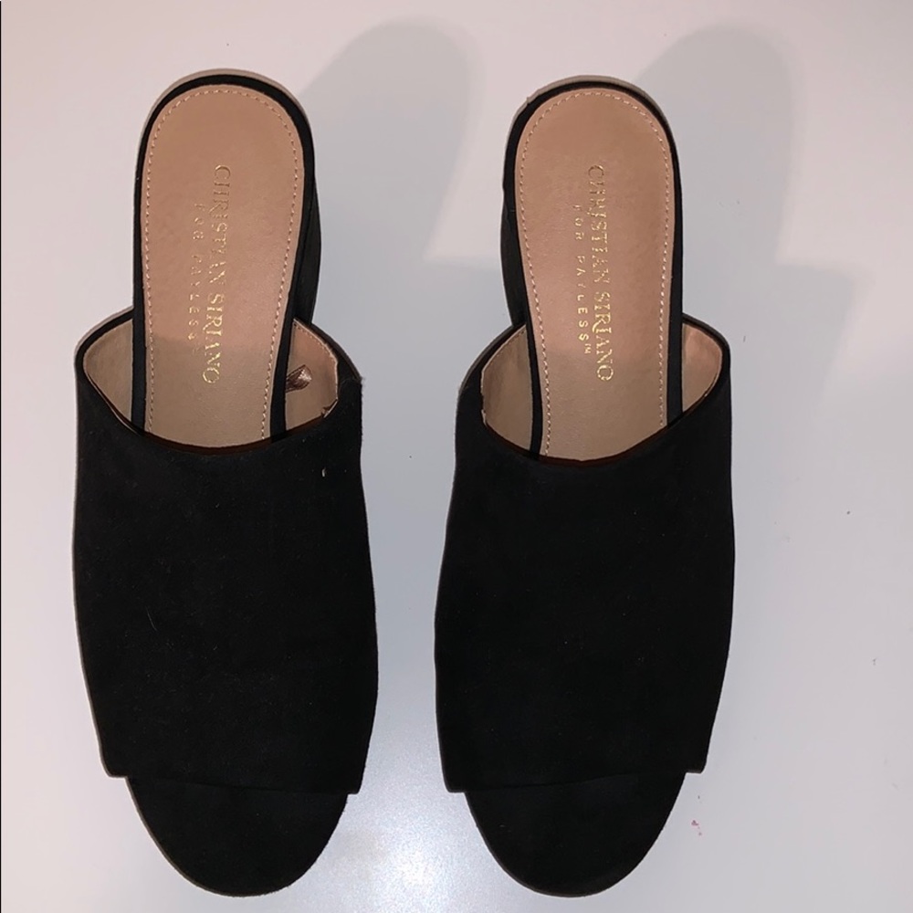 Black slip-on open toed shoes